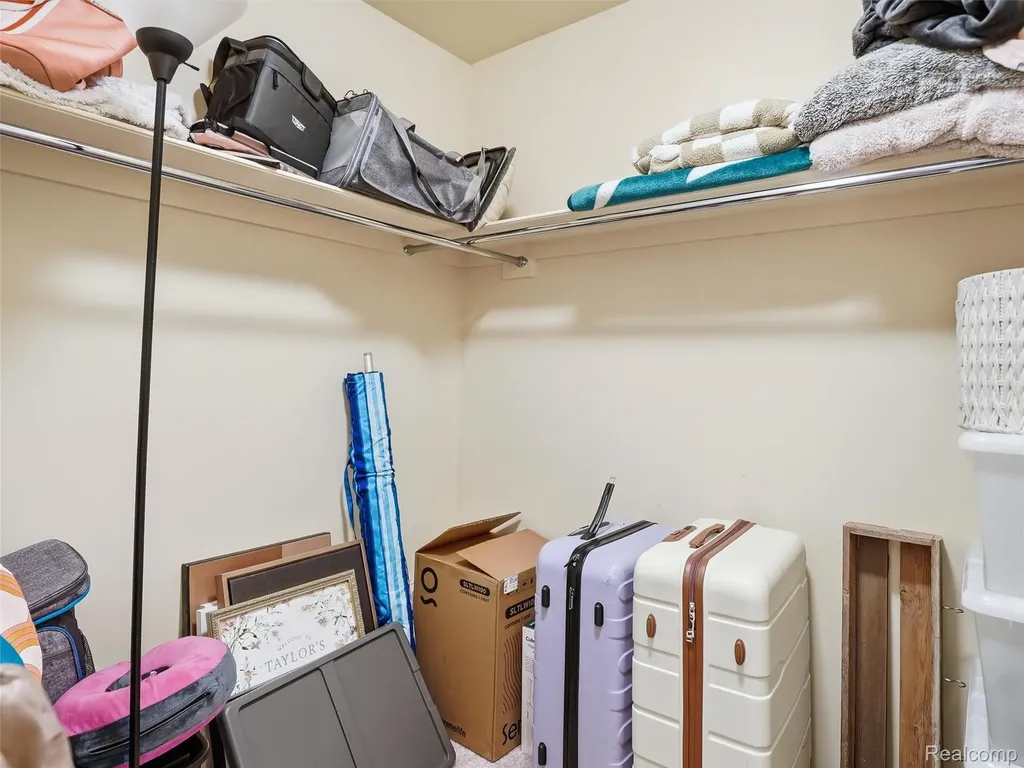 426 Oak Run Court Royal Oak City MI 48073