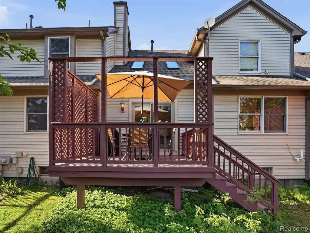 426 Oak Run Court Royal Oak City MI 48073