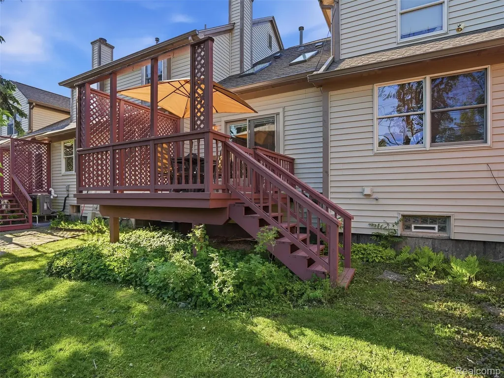 426 Oak Run Court Royal Oak City MI 48073