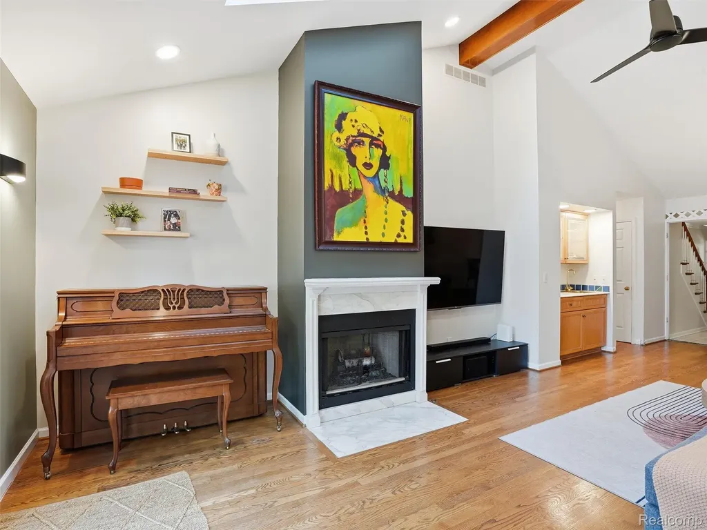 426 Oak Run Court Royal Oak City MI 48073