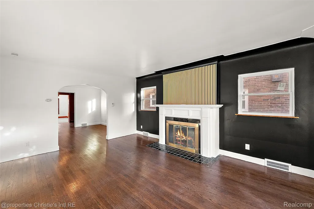 18645 Roselawn Street Detroit City MI 48221