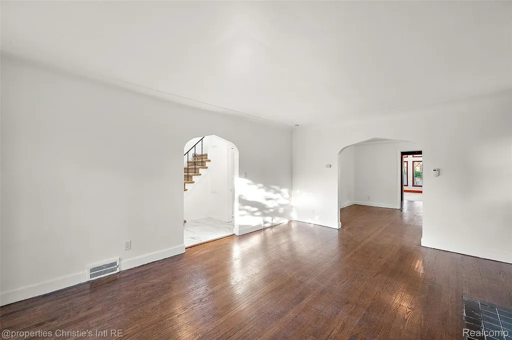 18645 Roselawn Street Detroit City MI 48221