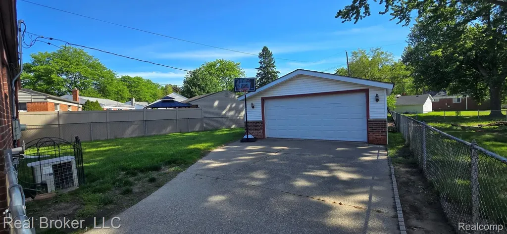 23401 Filmore Street Taylor City MI 48180