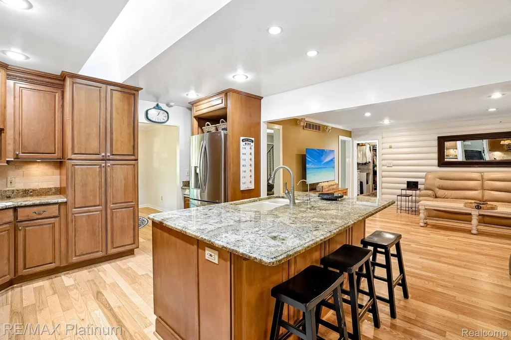 2615 Shagbark Milford Charter Township MI 48380