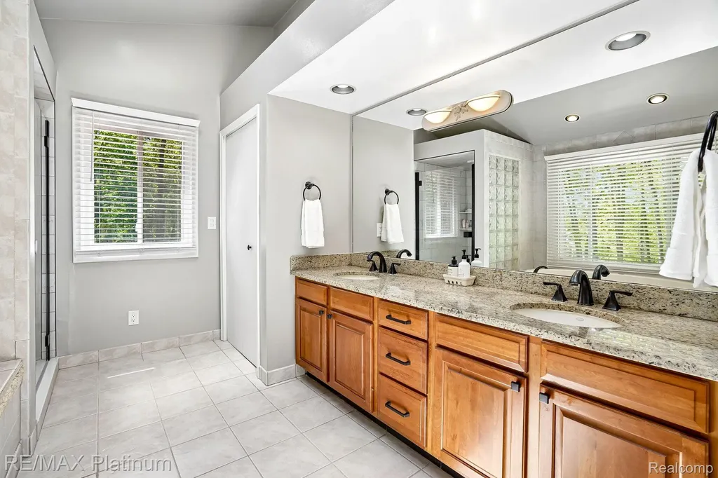 2615 Shagbark Milford Charter Township MI 48380