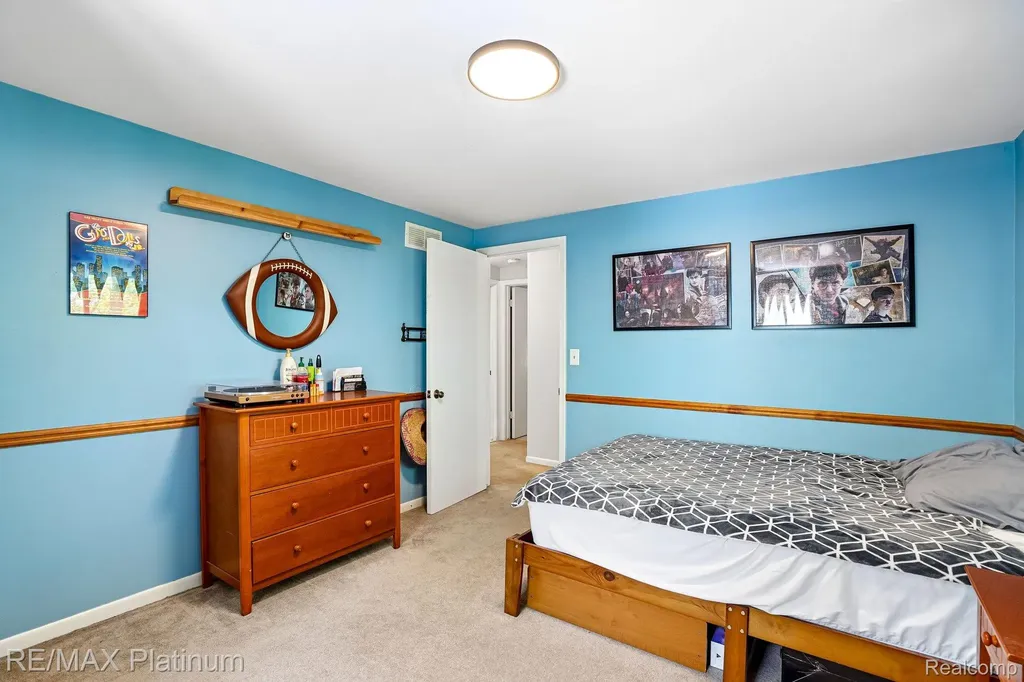 2615 Shagbark Milford Charter Township MI 48380