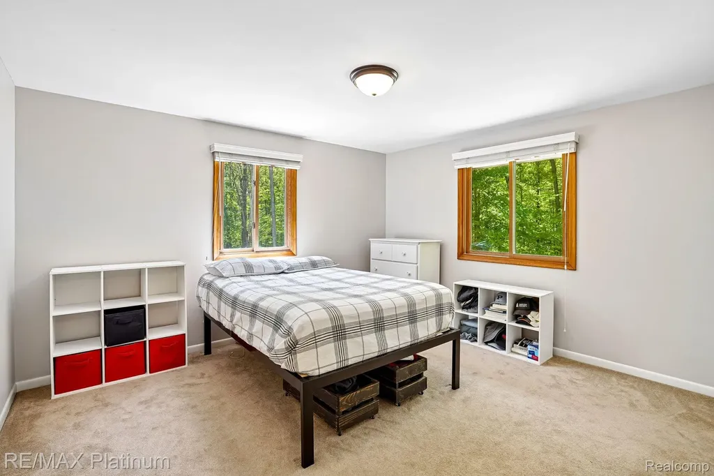2615 Shagbark Milford Charter Township MI 48380