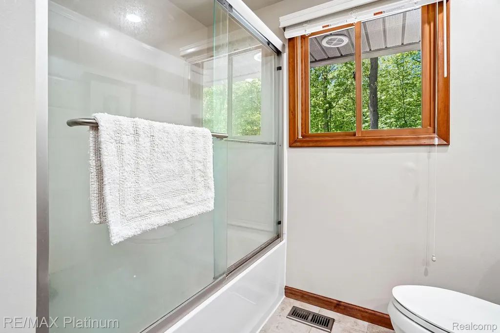 2615 Shagbark Milford Charter Township MI 48380