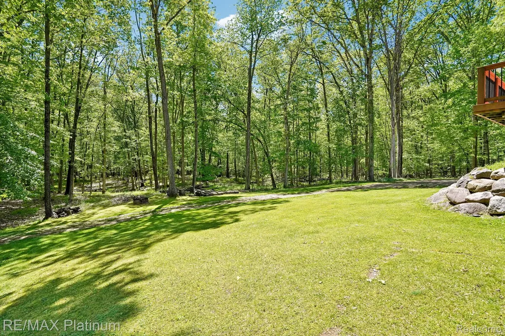 2615 Shagbark Milford Charter Township MI 48380