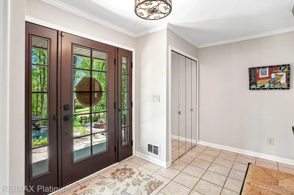 2615 Shagbark Milford Charter Township MI 48380