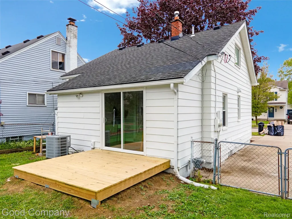 310 Massoit Street Clawson City MI 48017