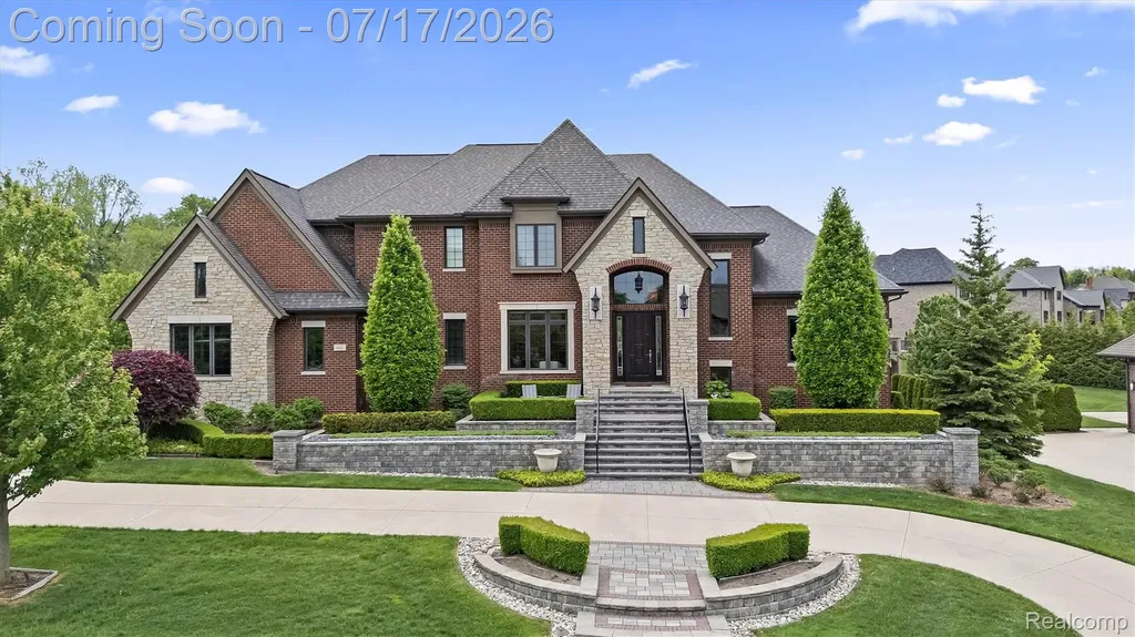 602 Wellington Circle Rochester Hills City MI 48309