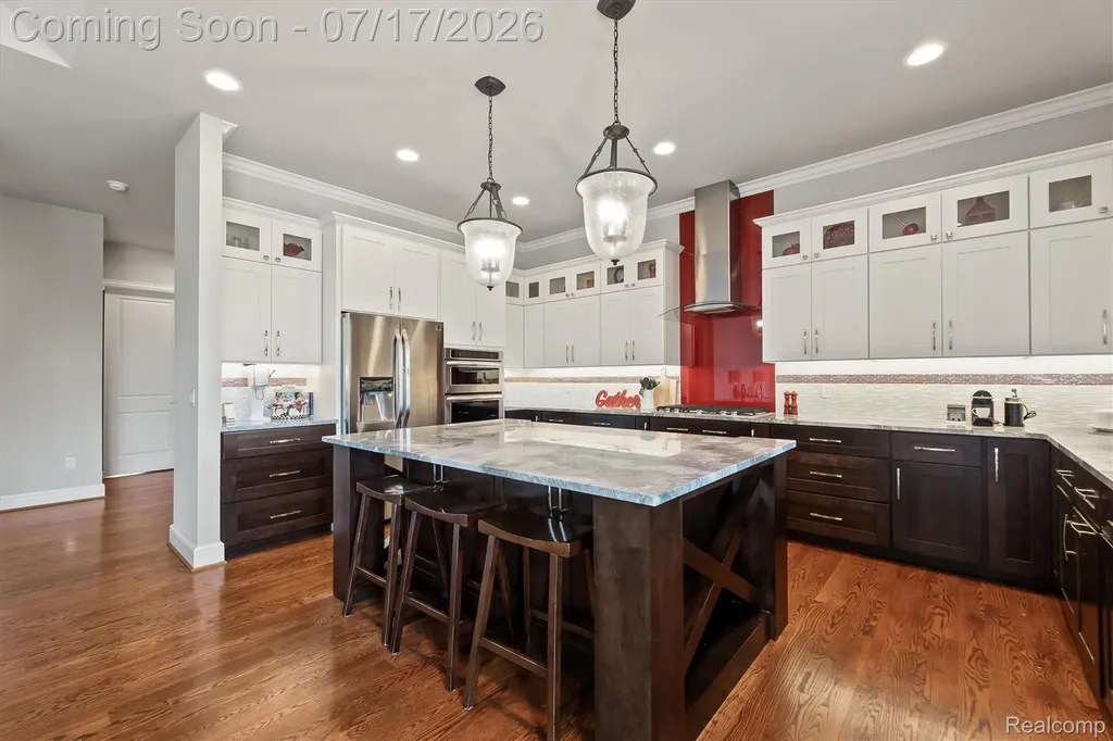 602 Wellington Circle Rochester Hills City MI 48309