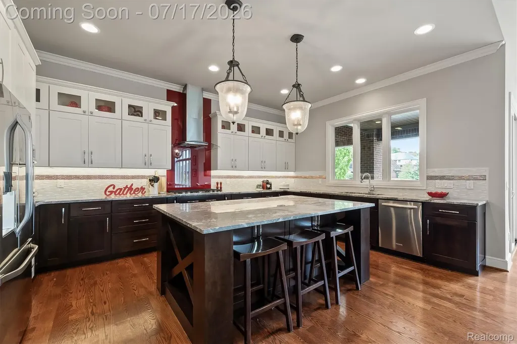602 Wellington Circle Rochester Hills City MI 48309