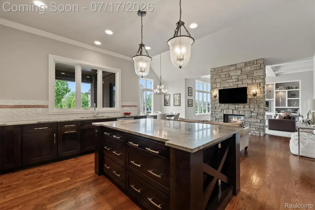 602 Wellington Circle Rochester Hills City MI 48309
