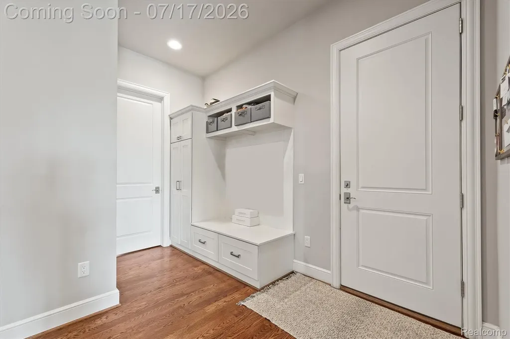 602 Wellington Circle Rochester Hills City MI 48309