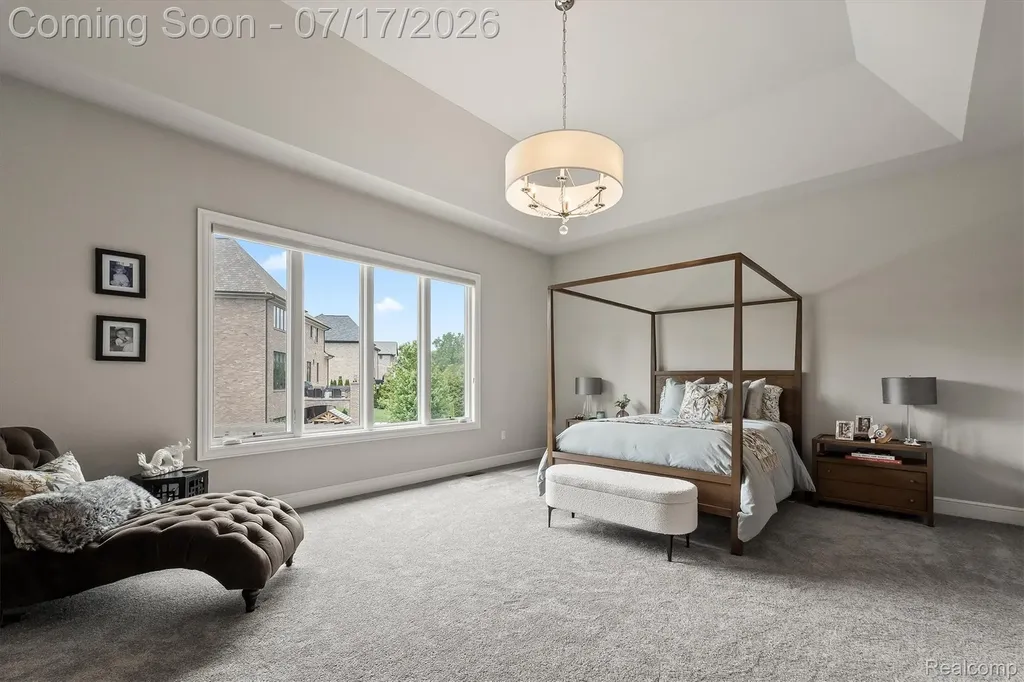 602 Wellington Circle Rochester Hills City MI 48309
