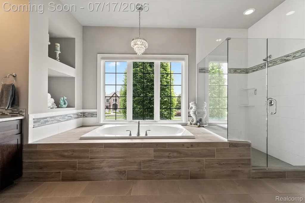 602 Wellington Circle Rochester Hills City MI 48309
