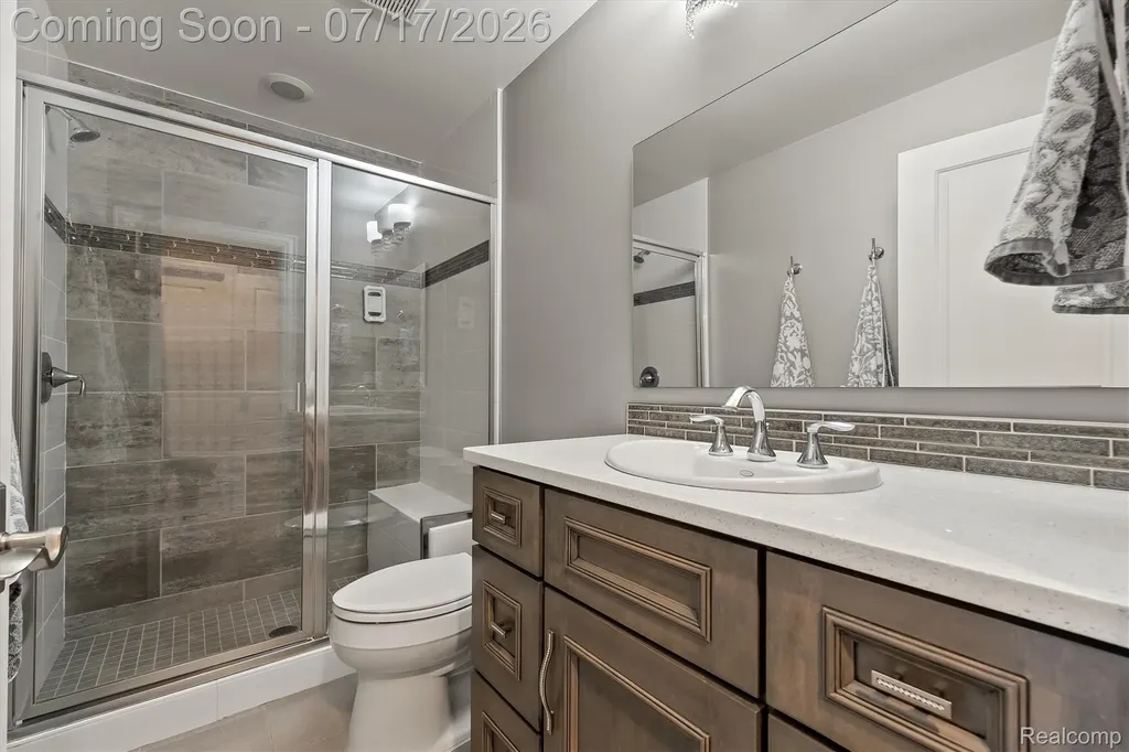602 Wellington Circle Rochester Hills City MI 48309