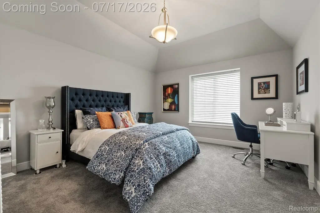 602 Wellington Circle Rochester Hills City MI 48309