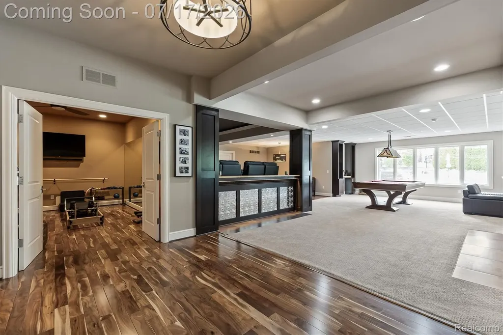 602 Wellington Circle Rochester Hills City MI 48309