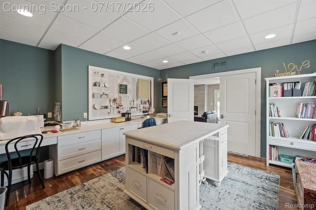 602 Wellington Circle Rochester Hills City MI 48309