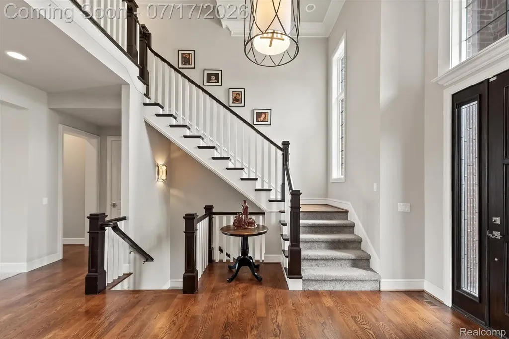 602 Wellington Circle Rochester Hills City MI 48309