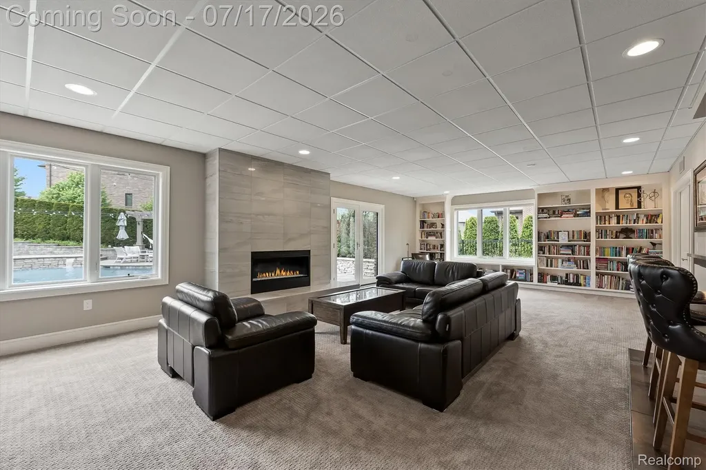 602 Wellington Circle Rochester Hills City MI 48309
