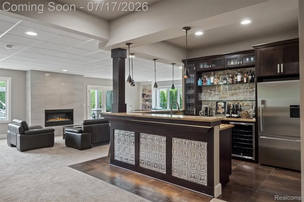602 Wellington Circle Rochester Hills City MI 48309