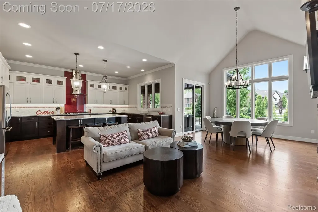 602 Wellington Circle Rochester Hills City MI 48309