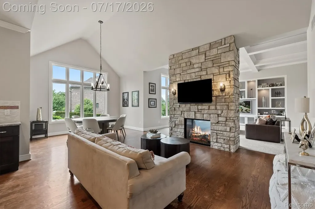 602 Wellington Circle Rochester Hills City MI 48309