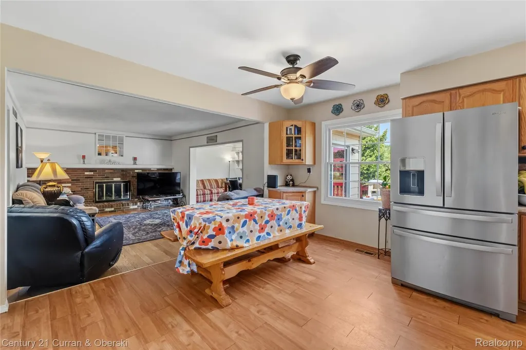 35484 Bennett Street Livonia City MI 48152