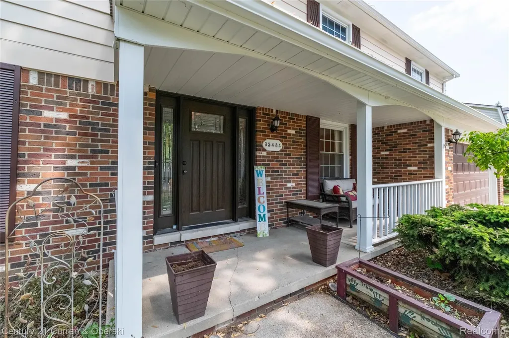 35484 Bennett Street Livonia City MI 48152