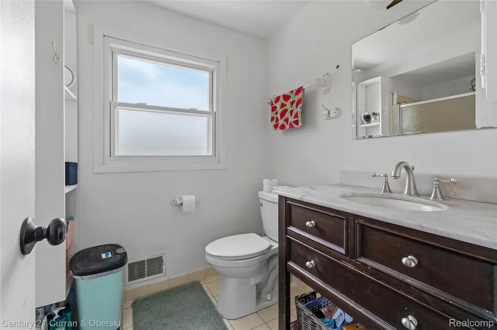 35484 Bennett Street Livonia City MI 48152