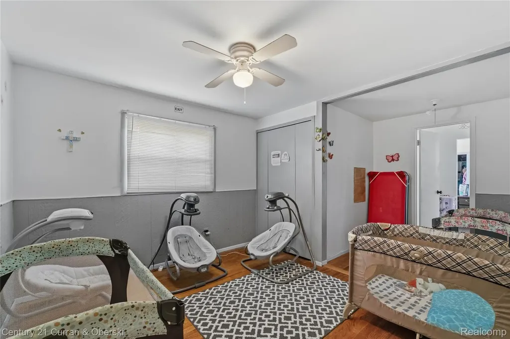 35484 Bennett Street Livonia City MI 48152