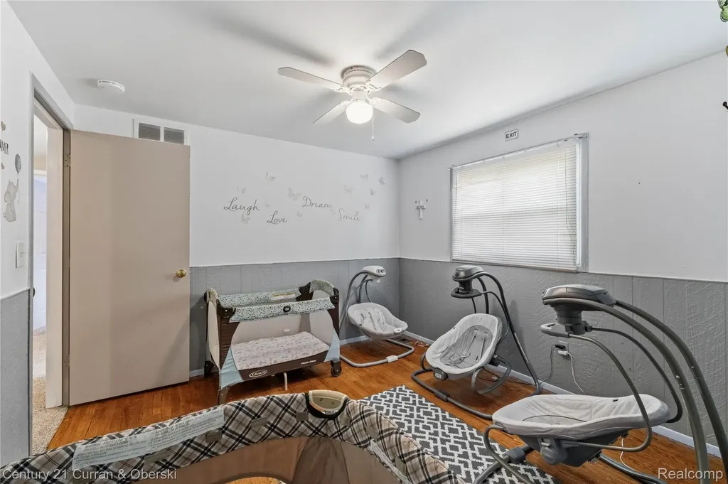 35484 Bennett Street Livonia City MI 48152