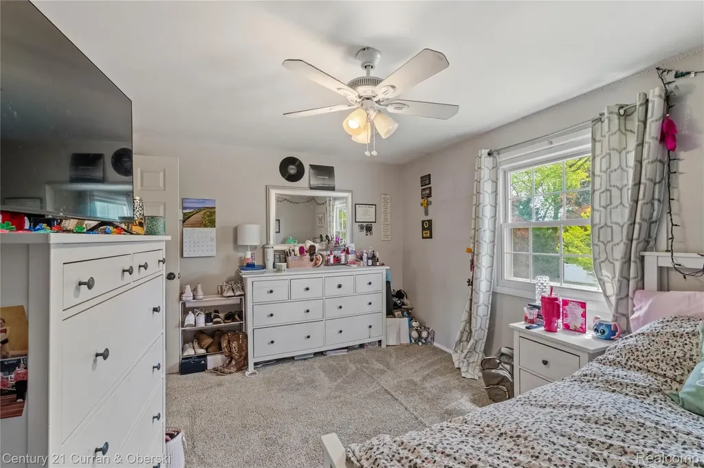 35484 Bennett Street Livonia City MI 48152