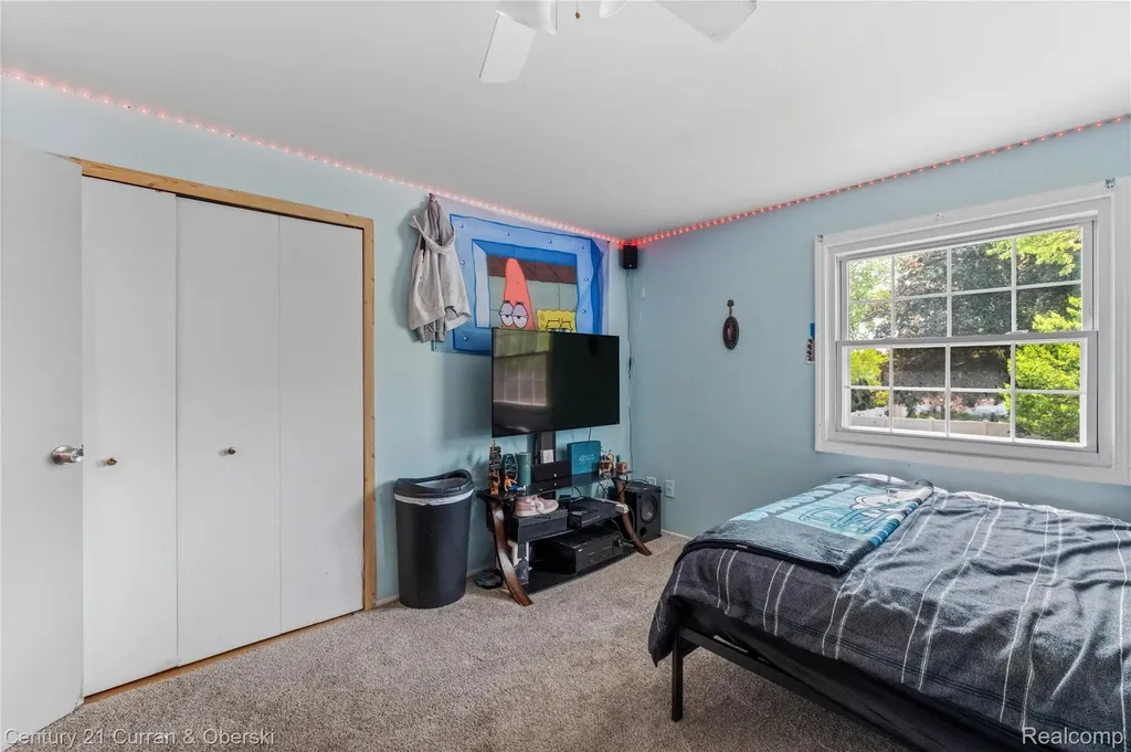 35484 Bennett Street Livonia City MI 48152