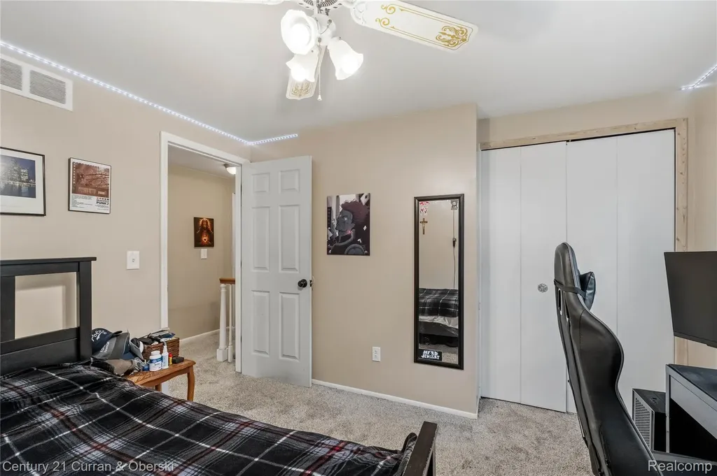 35484 Bennett Street Livonia City MI 48152