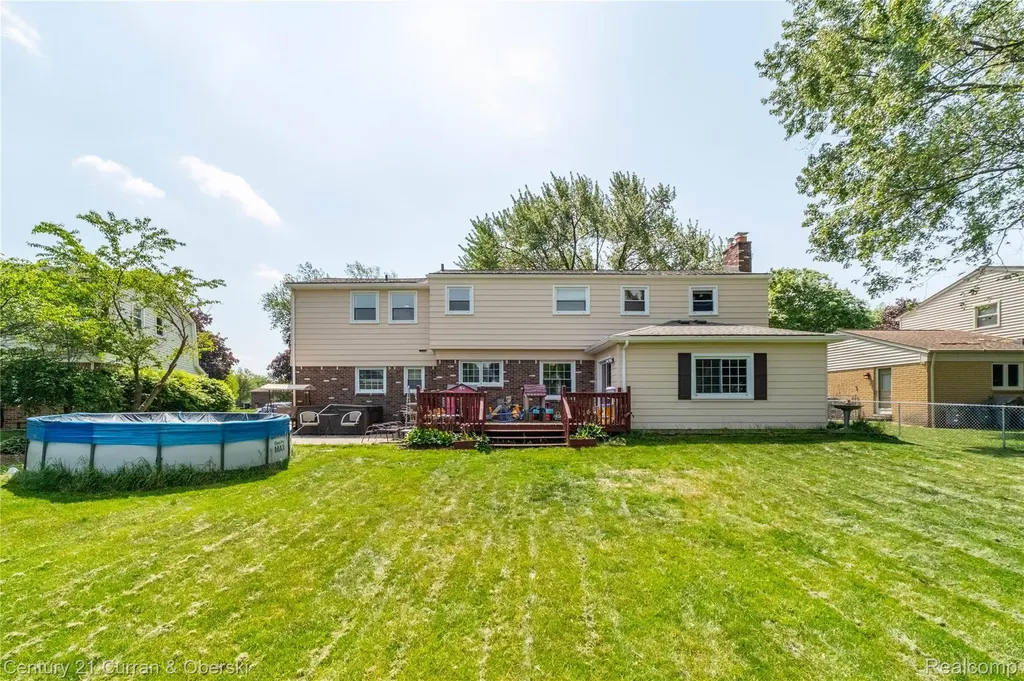 35484 Bennett Street Livonia City MI 48152