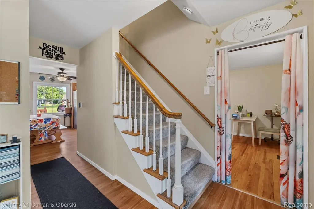 35484 Bennett Street Livonia City MI 48152