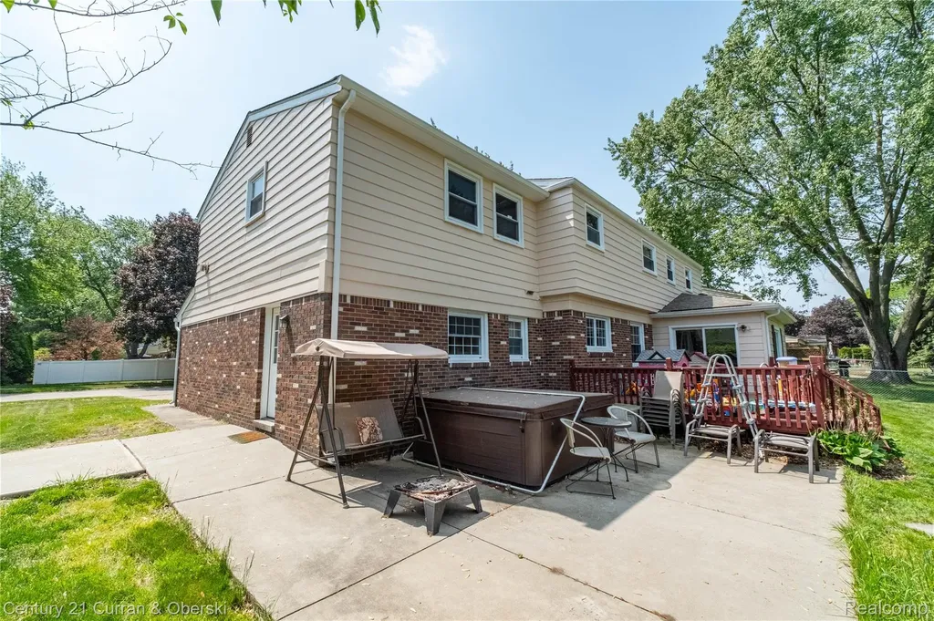 35484 Bennett Street Livonia City MI 48152
