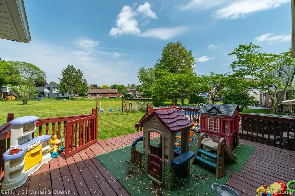 35484 Bennett Street Livonia City MI 48152