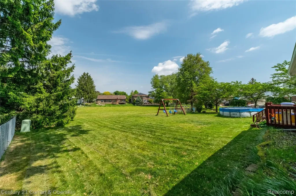 35484 Bennett Street Livonia City MI 48152