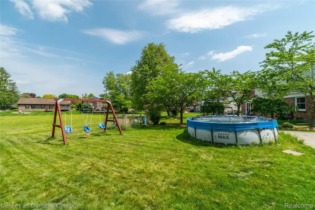 35484 Bennett Street Livonia City MI 48152