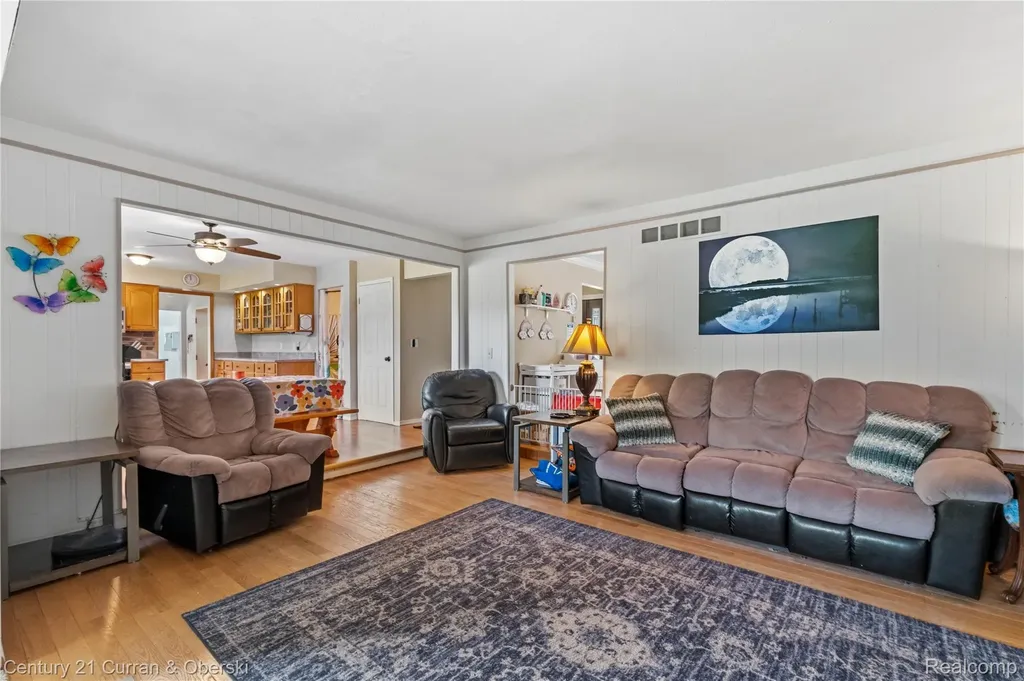 35484 Bennett Street Livonia City MI 48152