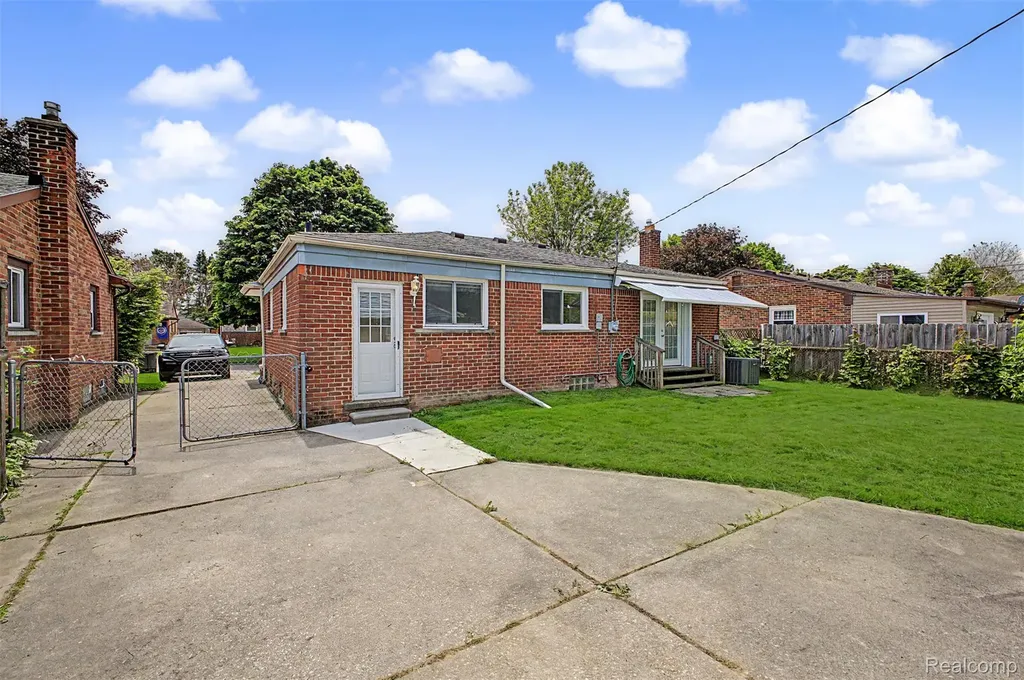 22260 Samuel Street Taylor City MI 48180