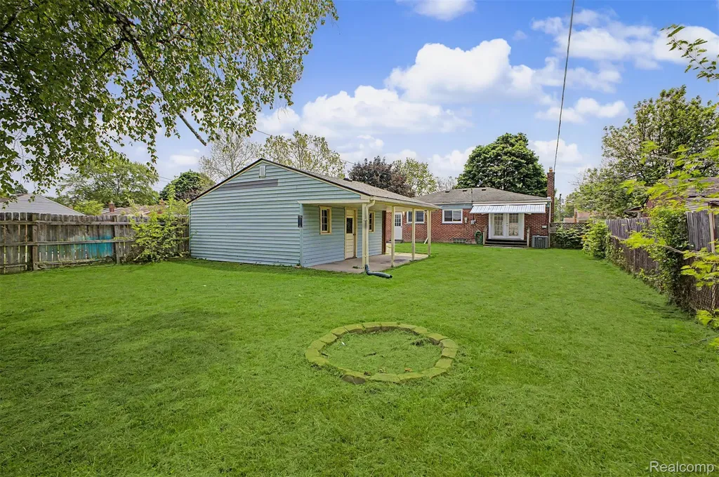 22260 Samuel Street Taylor City MI 48180