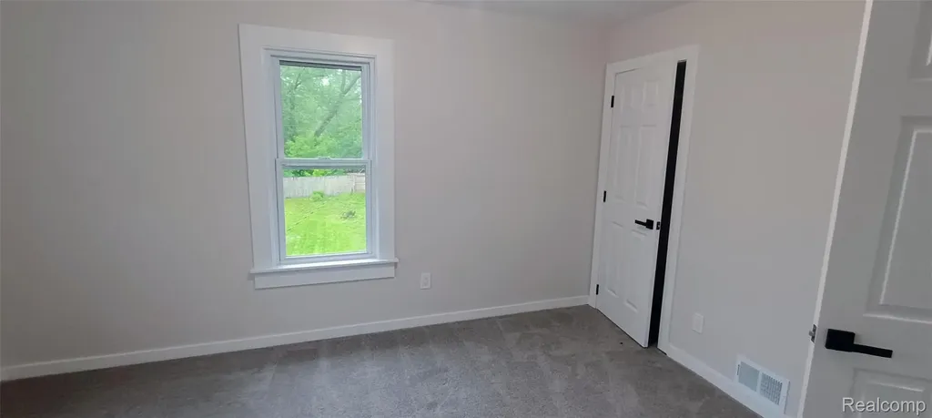 131 Mark Avenue Pontiac City MI 48341