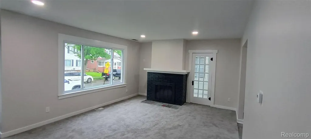 131 Mark Avenue Pontiac City MI 48341